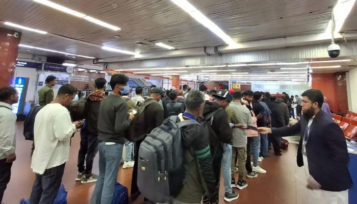 লিবিয়া থেকে দেশে ফিরলেন ১৭৪  বাংলাদেশি